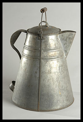Large Swing Handled Pot